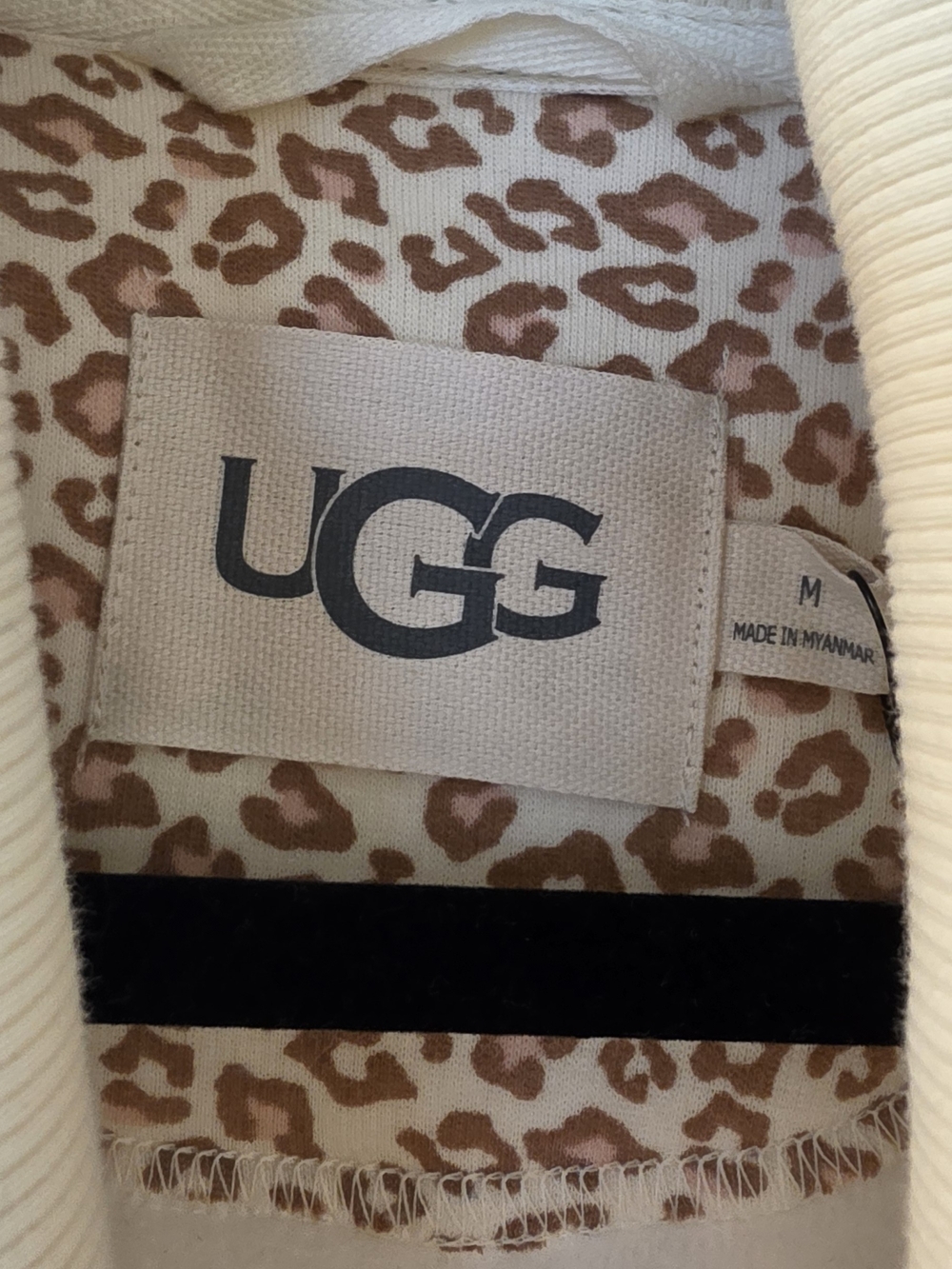 UGG Leopard Print Robe - Picture 2 of 5